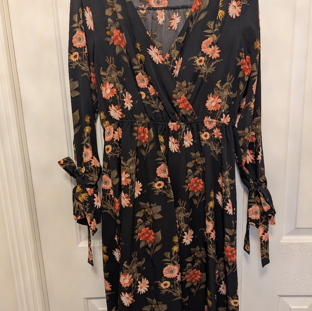 Soprano Black Floral Long Sleeve Dress
